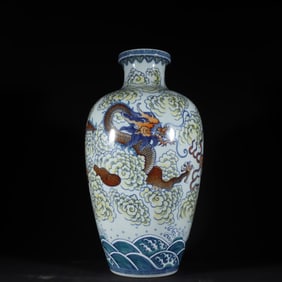 A piece of Qing Dynasty Qianlong Doucai cloud dragon pattern bottle