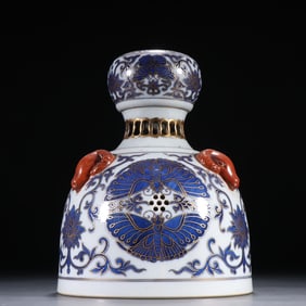 A piece of Qing blue and white depicted gold alum red sheep head