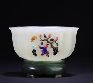 A thin tire inlaid treasure flower rhombic jade bowl ornament