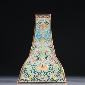 A piece of Qing Dynasty bronze fetal painting enamel floral pattern vase