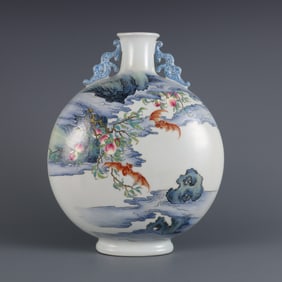 A piece of Qianlong in the Qing Dynasty enamel color Fushan Shouhai inscription poem holding the