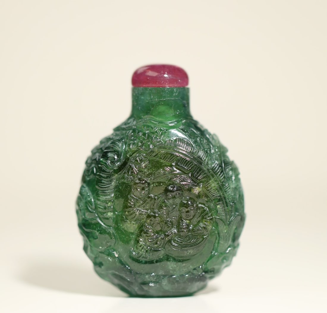 Qing Dynasty blue and green character snuff bottle with red tourmaline snuff bottle lid (1 of 17)