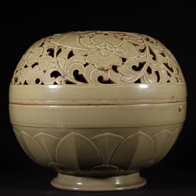 A piece of Tang Dynasty secret color celadon hollow large smoker