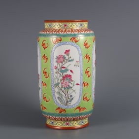 A piece of the Qing Qianlong year green space blooming pastel four seasons flower tube vase