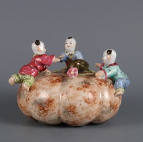 A piece of Qing Yongzheng year stone glaze with color boy play pumpkin ornaments