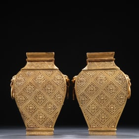 A piece of Qianlong in the Qing Dynasty pastel twelve large plum bottles