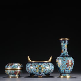 A picture of Zhao Mengfu lady vertical scroll (with porcelain shaft head)