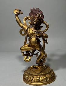 A gilded Buddha statue from the Qing Dynasty