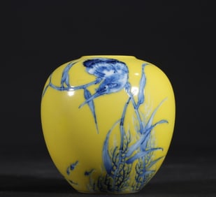 A piece of Wang Bu's "willing to hear my fast" blue and white kingfisher water bowl
