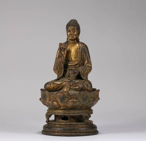 A gilded Buddha statue of the Liao Dynasty