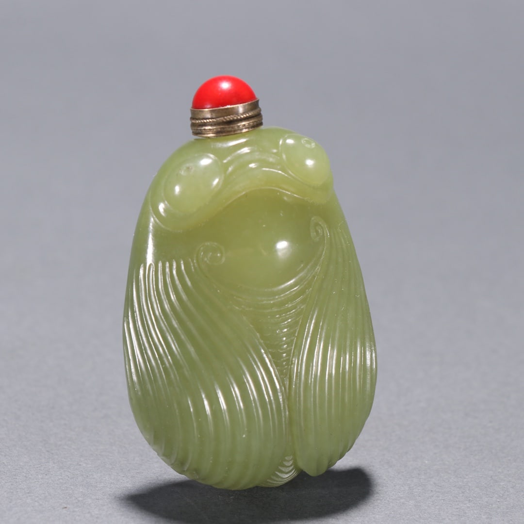 A piece of Qing Hetian topaz "cicada" snuff bottle (1 of 9)
