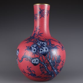 A piece of the Qing Qianlong year made carmine red bottom pickpocketed blue and white nine peach