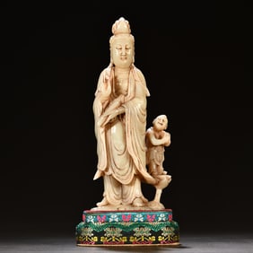 A Qing Dynasty Shoushan stone boy worship Guanyin ornament