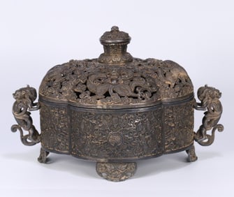 A piece of sterling silver five blessings longevity dragon pattern aromatherapy stove,