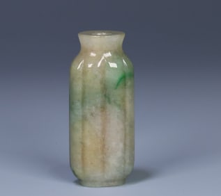 A piece of late Qing old jade melon snuff bottle