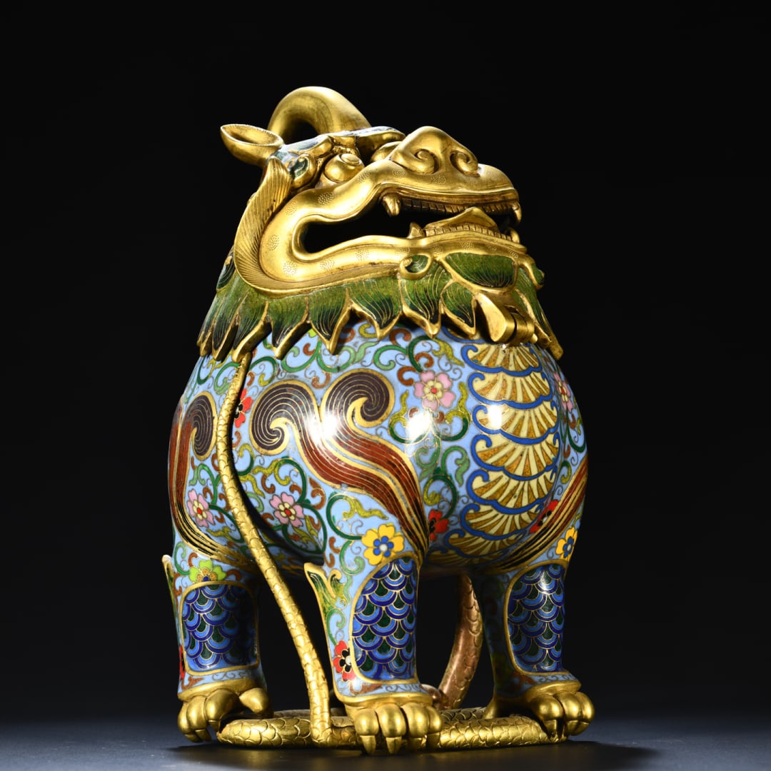 A piece of Qianlong in the Qing Dynasty. Copper cloisonn é  cloisonn é  enamel gilt lion diffuser (1 of 9)