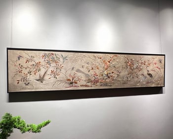 A late Qing Dynasty and the Republic of China Cantonese embroidery "icing on the cake"