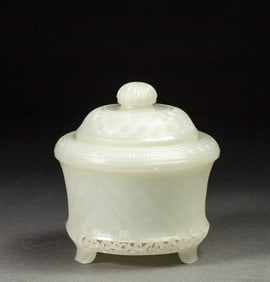 A Qing Dynasty court collection traces of Dustan back pattern lid jar