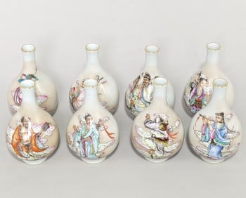 A piece of the Qianlong year of the Qing Dynasty pastel eight immortals birthday pen smoke bottle