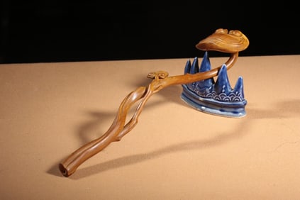 A piece of Qing boxwood carved Ganoderma lucidum Ruyi ornament