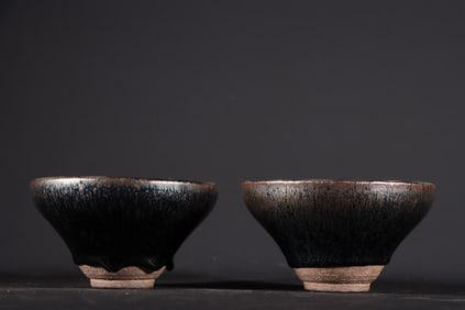 A pair of Song Dynasty oil droplets built kiln pots