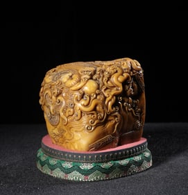 A piece of Qing Shoushan stone carving cloud dragon pattern with the shape of the seal