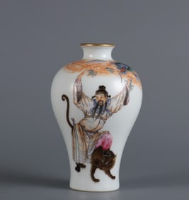 A small plum vase made in the year of Yongzheng in the Qing Dynasty pastel character story