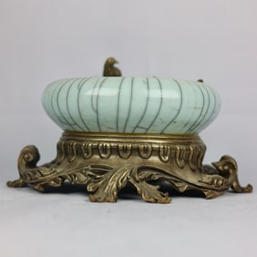 A piece of brother kiln inlaid with copper flowers and birds pen wash