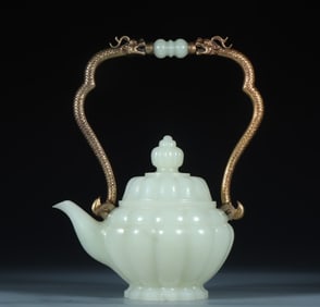 A piece of Qing Hetian jade seed material melon and cotton lid box