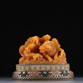 A Qingtian Huangshi carved dragon pattern ornament