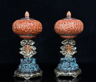 A pair of Qianlong in the Qing Dynasty: pastel coral red painted gold