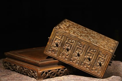 A piece of official seal seal box Huanghuali