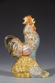 A piece of Qianlong in the Qing Dynasty: Enamel color depiction of the golden rooster is auspicious