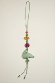 A piece of jade chicken-shaped multi-treasure skewers