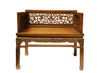 A piece of Qing Huanghuali dragon pattern treasure sitting