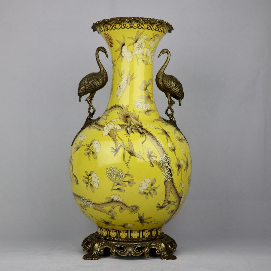 A Daya Zhai dragon pattern inlaid with bronze crane amphorae: Daya Zhai dragon pattern inlaid with copper crane amphora appreciation bottle Size: H:48cm MouthD:17.5cm D?24cm BottomD:20cm (The Dimensions Of All Batches Are Manually Measured.If You Need More Detai