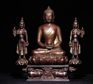 A piece of lacquer gold Northern Wei Dynasty modeling, one Buddha and two disciples