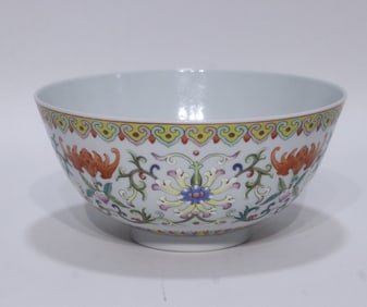 A piece of Qing Jiaqing pastel entwined flower bowl