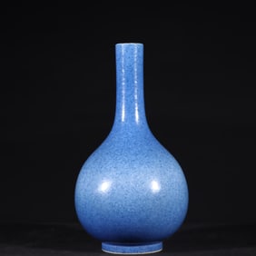 A piece of Qing Dynasty sprinkled blue glazed gall bottle