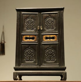 A small-leaved rosewood inlaid boxwood Buddha shrine in the Buddha's residence