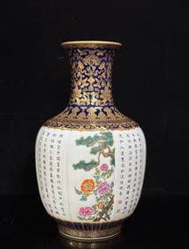 A pair of Qianlong in the Qing Dynasty: foreign color and blue glaze depicting gold four seasons