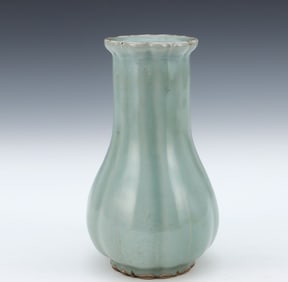 A piece of Longquan melon bottle