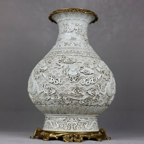 A piece of Wang Bingrong hand-carved double dragon play beads inlaid with copper-edged jade pot