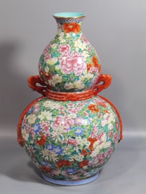 A piece of Qing Qianlong style pastel flowers do not fall to the ground streamer amphora gourd