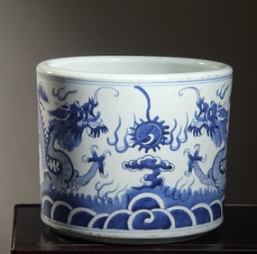 A late Qing Dynasty blue and white double dragon play bead study pen holder ornament