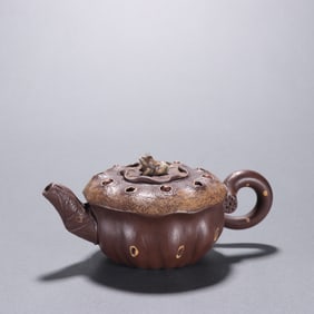 A piece of Chen Mingyuan's purple sand lotus pot