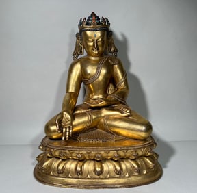 A piece of Qing Dynasty gilded crown Sakyamuni