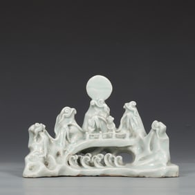 A piece of Song Lake Field Kiln Shadow Green Mountain-shaped pen holder