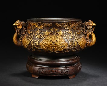 A piece of Qing Dynasty gilt phoenix bird furnace