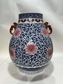 A piece of Qing Dynasty blue and white material color honor